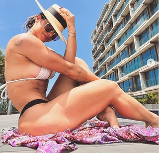 Kelly Key feet photo thumbnail