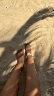 Lais Ribeiro feet photo thumbnail
