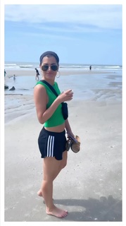 Megan Olivi feet photo thumbnail