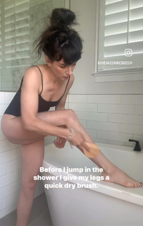 Shenae Grimes-Beech feet photo thumbnail