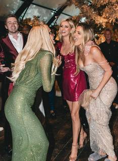 Khloé Kardashian feet photo thumbnail