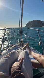Cara Delevingne feet photo thumbnail