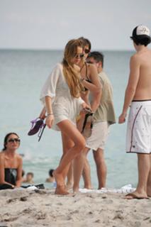 Lindsay Lohan feet photo thumbnail