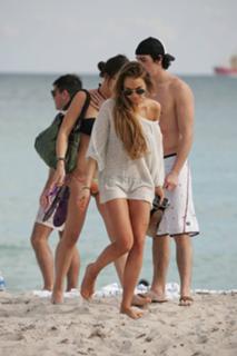 Lindsay Lohan feet photo thumbnail