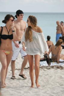 Lindsay Lohan feet photo thumbnail