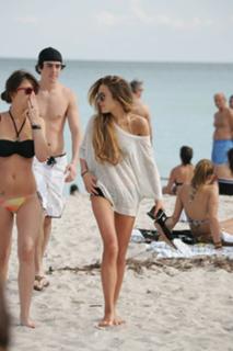 Lindsay Lohan feet photo thumbnail