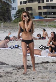 Lindsay Lohan feet photo thumbnail
