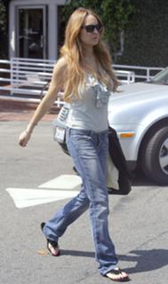 Lindsay Lohan feet photo thumbnail