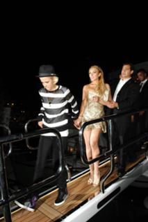 Lindsay Lohan feet photo thumbnail