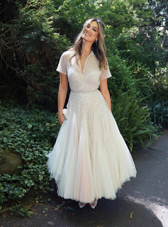 Delta Goodrem feet photo thumbnail