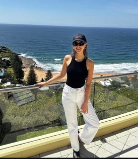 Delta Goodrem feet photo thumbnail
