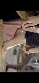 Sonam Kapoor feet photo thumbnail