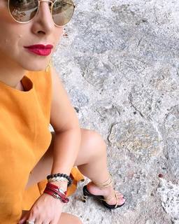 Claudia Lizaldi feet photo thumbnail