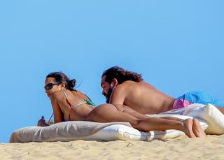 Lais Ribeiro feet photo thumbnail