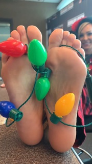 Kyle Unfug feet photo thumbnail