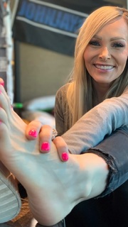 Kyle Unfug feet photo thumbnail