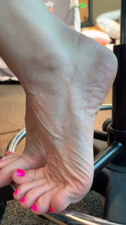 Kyle Unfug feet photo thumbnail