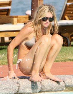 Abbey Clancy feet photo thumbnail