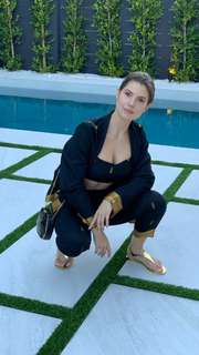 Amanda Cerny feet photo thumbnail