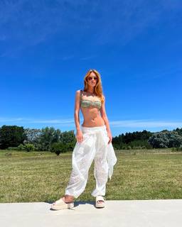 Marina Ruy Barbosa feet photo thumbnail