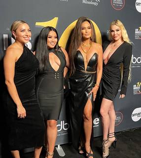Tia Carrere feet photo thumbnail