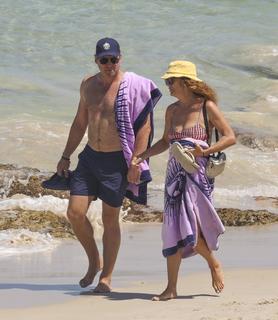 Kate Walsh feet photo thumbnail
