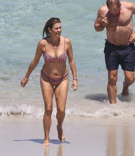 Kate Walsh feet photo thumbnail