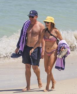 Kate Walsh feet photo thumbnail