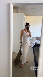 Zaira Nara feet photo thumbnail