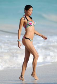 Adriana Lima feet photo thumbnail