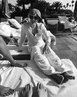 April Bowlby feet photo 1