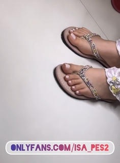 Isa Pes feet photo thumbnail