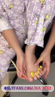 Isa Pes feet photo thumbnail