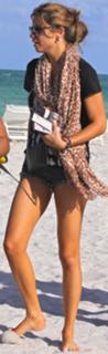 Adriana Lima feet photo thumbnail
