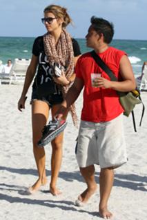 Adriana Lima feet photo thumbnail