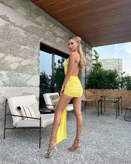 Seyma Subasi feet photo thumbnail