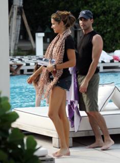 Adriana Lima feet photo thumbnail