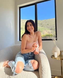 Daniella Monet feet photo thumbnail