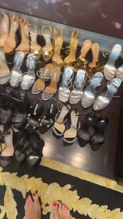 Heidi Klum feet photo thumbnail