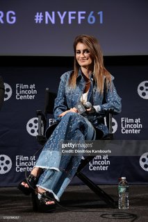 Penélope Cruz feet photo thumbnail