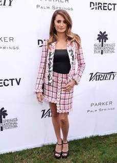 Penélope Cruz feet photo thumbnail