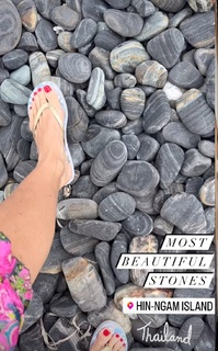 Sonya Kraus feet photo thumbnail