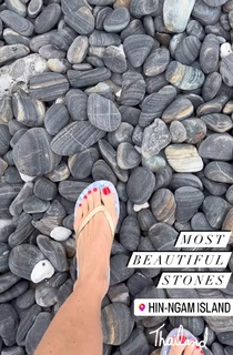 Sonya Kraus feet photo thumbnail