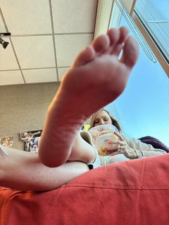 Kyle Unfug feet photo thumbnail