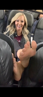 Kyle Unfug feet photo thumbnail
