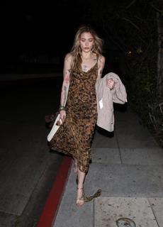 Paris Jackson feet photo thumbnail