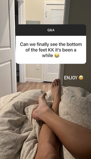 Karolina Kowalkiewicz feet photo thumbnail