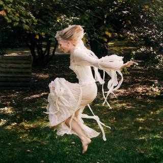 Aurora Aksnes feet photo thumbnail