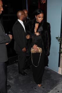 Kelly Rowland feet photo thumbnail