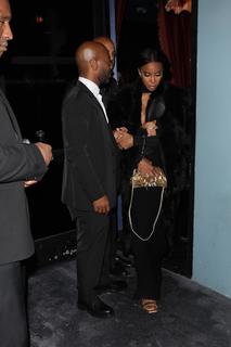 Kelly Rowland feet photo thumbnail